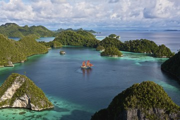 Raja Ampat di Ujung Tambang, Surga Terancam Punah!