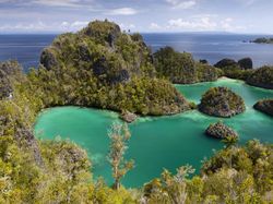 7 Spot Tercantik di Raja Ampat yang Wajib Kamu Lihat Sebelum Terlambat