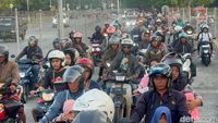 Tradisi Toron Idul Adha Jembatan Suramadu Ramai Pemudik