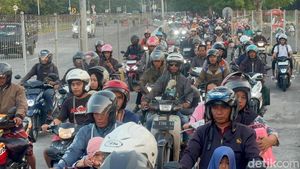 Tradisi Toron Idul Adha Jembatan Suramadu Ramai Pemudik