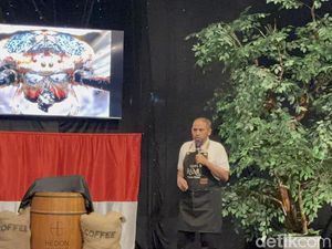 Selain Bisnis Kopi, Eks Napiter Umar Patek Kini Tekuni Fotografi Selain Bisnis Kopi, Eks Napiter Umar Patek Kini Tekuni Fotografi