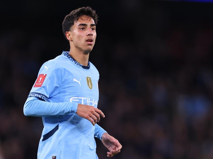 MANCHESTER, ENGLAND - MARCH 1: Vitor Reis of Manchester City  during the Emirates FA Cup Fifth Round match between Manchester City and Plymouth Argyle at Etihad Stadium on March 1, 2025 in Manchester, England. (Photo by Robbie Jay Barratt - AMA/Getty Images)