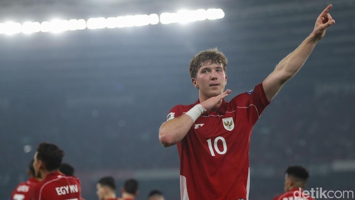 3 Pertandingan iii Gol, Ole Kepingan Timnas yang Hilang? Ole Romeny tampil gemilang dan jadi penentu kemenangan Timnas atas China. Tiga gol dalam tiga laga, striker muda ini jadi harapan baru skuad Garuda.