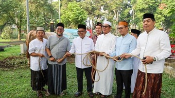 Andra Soni Saksikan Sapi Kurban Prabowo Disembelih: Kita Salurkan ke Warga
