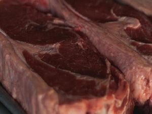 8 Cara Menyimpan Daging Kurban yang Benar agar Tahan Lama, Perlu Dicuci? 8 Cara Menyimpan Daging Kurban yang Benar agar Tahan Lama, Perlu Dicuci?