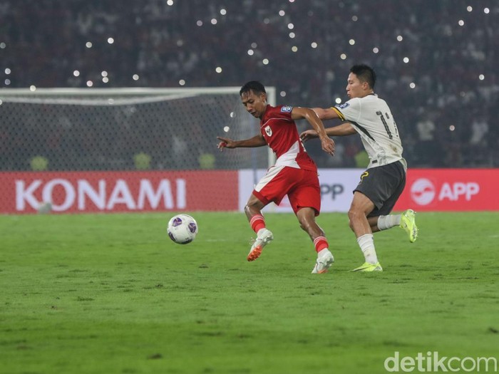 Laga Timnas Indonesia vs China menjadi ajang debut bagi Emil dan Beckham Putra, sementara Lilipaly yang masuk pada babak kedua membuatnya comeback berseragam merah putih, Kamis (5/6/2025).