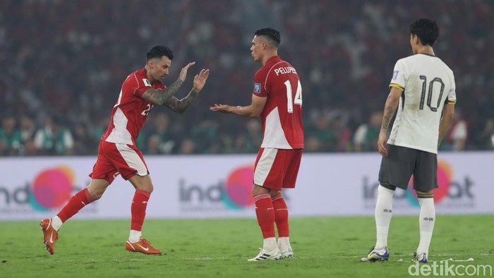 Debut Manis Audero-Beckham dan Kembalinya Lilipaly Laga Timnas Indonesia vs China menjadi ajang debut bagi Emil dan Beckham Putra, sementara Lilipaly yang masuk pada babak kedua membuatnya comeback berseragam merah putih, Kamis (5/6/2025).
