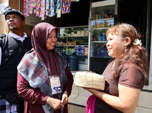 Senyum Semringah Warga Hindu di Denpasar Dapat Daging Kurban Idul Adha Senyum Semringah Warga Hindu di Denpasar Dapat Daging Kurban Idul Adha