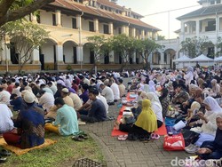 Salat Idul Adha di Lawang Sewu, Jemaah: Seneng Banget, Udaranya Sejuk