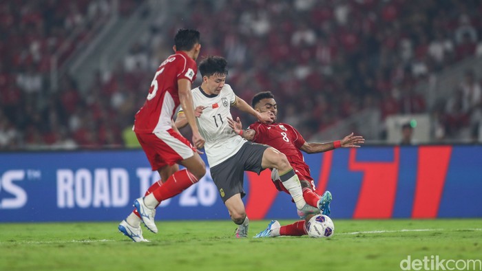 Indonesia Tumbangkan China, Jaga Asa Ke Piala Dunia Peluang Timnas Indonesia ke Piala Dunia 2026 masih terjaga. Tambahan tiga poin didapat setelah Timnas Garuda menang 1-0 atas China dalam lanjutan kualifikasi Piala Dunia 2026 di Stadion Utama Gelora Bung Karno (SUGBK), Senayan, Jakarta, Kamis (5/6/2025). Ole Romeny mencetak satu-satunya gol lewat titik penalti.