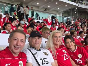 Cie... Jennifer Coppen Nonton Laga Indonesia Vs China Bareng Ortu Justin Hubner