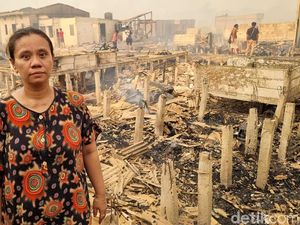 Korban Cerita Detik-detik Api Menjalar Cepat saat Kebakaran di Penjaringan Korban Cerita Detik-detik Api Menjalar Cepat saat Kebakaran di Penjaringan