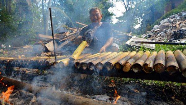 Lamang Bambu Jadi Primadona Saat Idul Adha di Padang
