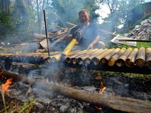 Lamang Bambu Jadi Primadona Saat Idul Adha di Padang Lamang Bambu Jadi Primadona Saat Idul Adha di Padang