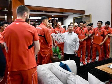 Full Senyum! Momen Prabowo dan Timnas Makan Siang Usai Kalahkan China