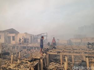Polsek Penjaringan Dirikan Posko 3 Pilar untuk Layani Korban Kebakaran Polsek Penjaringan Dirikan Posko 3 Pilar untuk Layani Korban Kebakaran