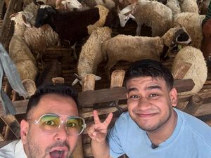 Alasan Raffi Ahmad Dadakan Beli 50 Ekor Kambing di Ibu Fadil Jaidi Buat Kurban Alasan Raffi Ahmad Dadakan Beli 50 Ekor Kambing di Ibu Fadil Jaidi Buat Kurban