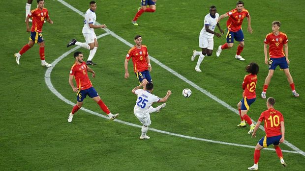 Soccer Football - Nations League - Semi Final - Spain v France - MHPArena, Stuttgart, Germany - June 5, 2025 France's Rayan Cherki scores their second goal REUTERS/Angelika Warmuth