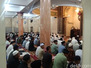 Ribuan Jemaah Khusyuk Ikuti Salat Idul Adha di Masjid Besar Al-Huda Tabanan