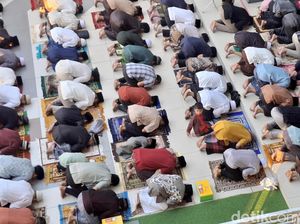 Jadwal Sholat Subuh hingga Isya Surabaya Hari Ini 25 Juli 2025 Jadwal Sholat Subuh hingga Isya Surabaya Hari Ini 25 Juli 2025