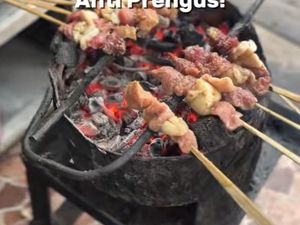 Video: Tips Bikin Sate Kambing Anti Bau Prengus Video: Tips Bikin Sate Kambing Anti Bau Prengus