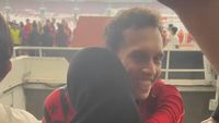 Pelukan Hangat Adiba dan Egy Maulana Usai Laga Indonesia Vs China