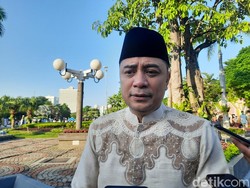 Wali Kota Surabaya Imbau Warga Jaga Kebersihan Daging Kurban