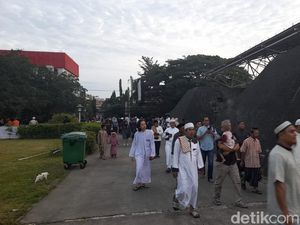 Salat Idul Adha di Lapangan Karebosi Makassar, Jemaah Mulai Berdatangan Salat Idul Adha di Lapangan Karebosi Makassar, Jemaah Mulai Berdatangan