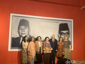 Tujuan Guntur Soekarnoputra Pameran Foto: Bulan Bung Karno-Galang Dana Sosial