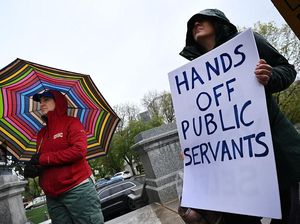 Badai PHK Hantam AS Imbas Kebijakan Trump