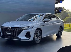 Tampang Sedan Hybrid Chery yang Harganya Cuma Rp 180 Jutaan Tampang Sedan Hybrid Chery yang Harganya Cuma Rp 180 Jutaan