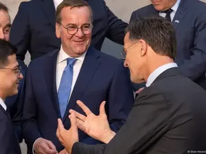 NATO Nyaris Sepakati Belanja Militer 5% Tuntutan Donald Trump NATO Nyaris Sepakati Belanja Militer 5% Tuntutan Donald Trump