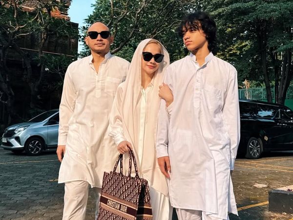 7 Gaya Artis Rayakan Idul Adha 2025, Pakai Baju Seragam Bareng Keluarga