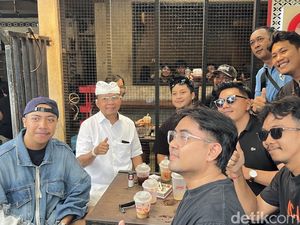 Koster Traktir Kopi Anak Muda di Hari Kasih Sayang Bali Koster Traktir Kopi Anak Muda di Hari Kasih Sayang Bali