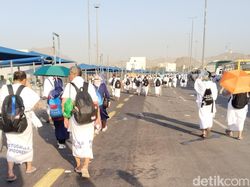 Legislator Kritik Keterlambatan Bus Bikin Jemaah Haji Jalan Kaki ke Mina