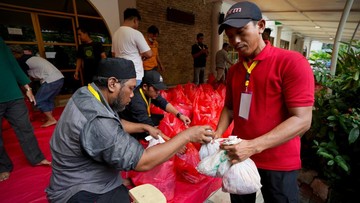 Kemensos Bagikan Lebih dari 1.000 Paket Daging Kurban ke Mustahik