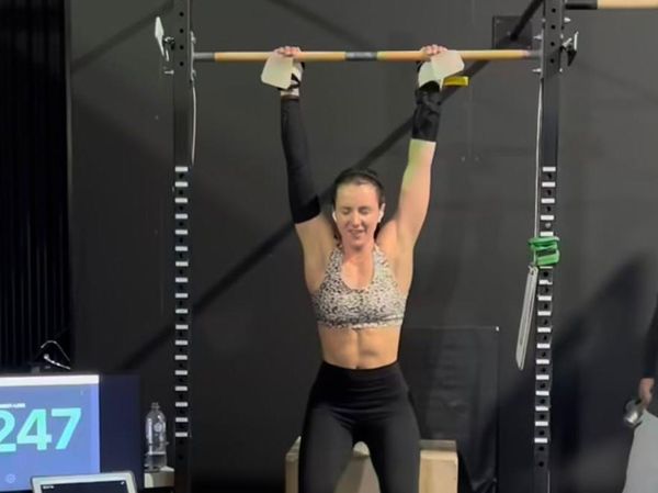 Nggak Main-main! Wanita Ini Sukses Lakukan 7 Ribu Pull-Up dalam 24 Jam
