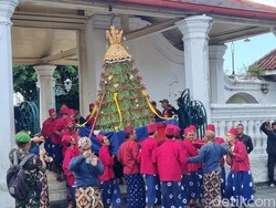 Sejarah dan Makna Rayahan Gunungan Dalam Garebeg Besar Keraton Jogja