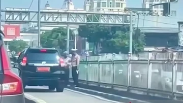 Viral Mobil Dinas Pejabat Masuk Jalur TransJ, Polisi Pastikan Ter-capture E-TLE