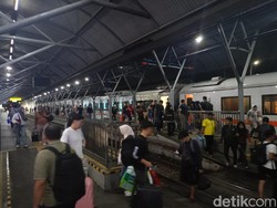 183 Ribu Orang Naik KA di Daop 8 Surabaya Saat Libur Idul Adha