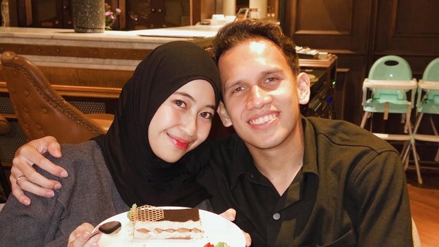 Berita Viral Selebriti dari InsertLive : Ulang Tahun, Adiba Khanza Dapat Kado Tak Terduga dari Egy Maulana
