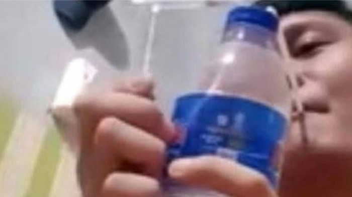 Foto napikonsumsi sabu di Lapas Sukanumi booming di media sosial Foto napikonsumsi sabu di Lapas Sukanumi booming di media sosial