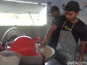 Jasa Penggilingan Daging di Lumajang Panen Cuan Saat Idul Adha Jasa Penggilingan Daging di Lumajang Panen Cuan Saat Idul Adha