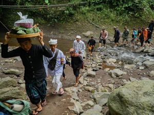 Jejak Suci di Pelipir Madakaripura Jejak Suci di Pelipir Madakaripura