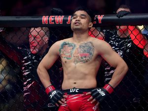 Kesal Dituduh Merokok Bikin Petarung UFC Jeka Saragih Semprot Petugas Bandara Kesal Dituduh Merokok Bikin Petarung UFC Jeka Saragih Semprot Petugas Bandara