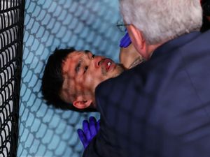 UFC 316: Jeka Saragih Langsung KO Kurang dari 30 Detik UFC 316: Jeka Saragih Langsung KO Kurang dari 30 Detik