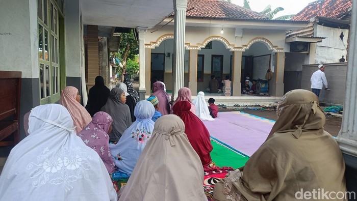 Jemaah Aboge di Probolinggo gelar salat Idul Adha pagi ini