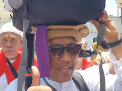 Jemaah Haji Jatim Senang Meski Jalan Kaki ke Mina: Perjalanan Luar Biasa