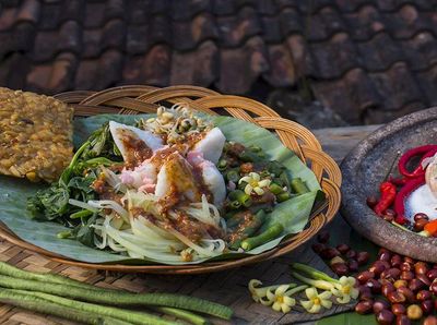 Keren! Pecel Bersaing dengan Salad Italia di Daftar Salad Terenak di Dunia