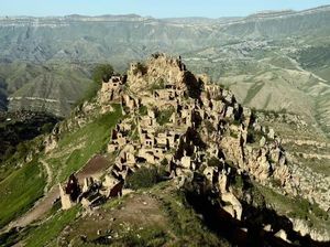 Gamsutl, Kota Mati di Rusia yang Justru Diminati Wisatawan Dunia Gamsutl, Kota Mati di Rusia yang Justru Diminati Wisatawan Dunia